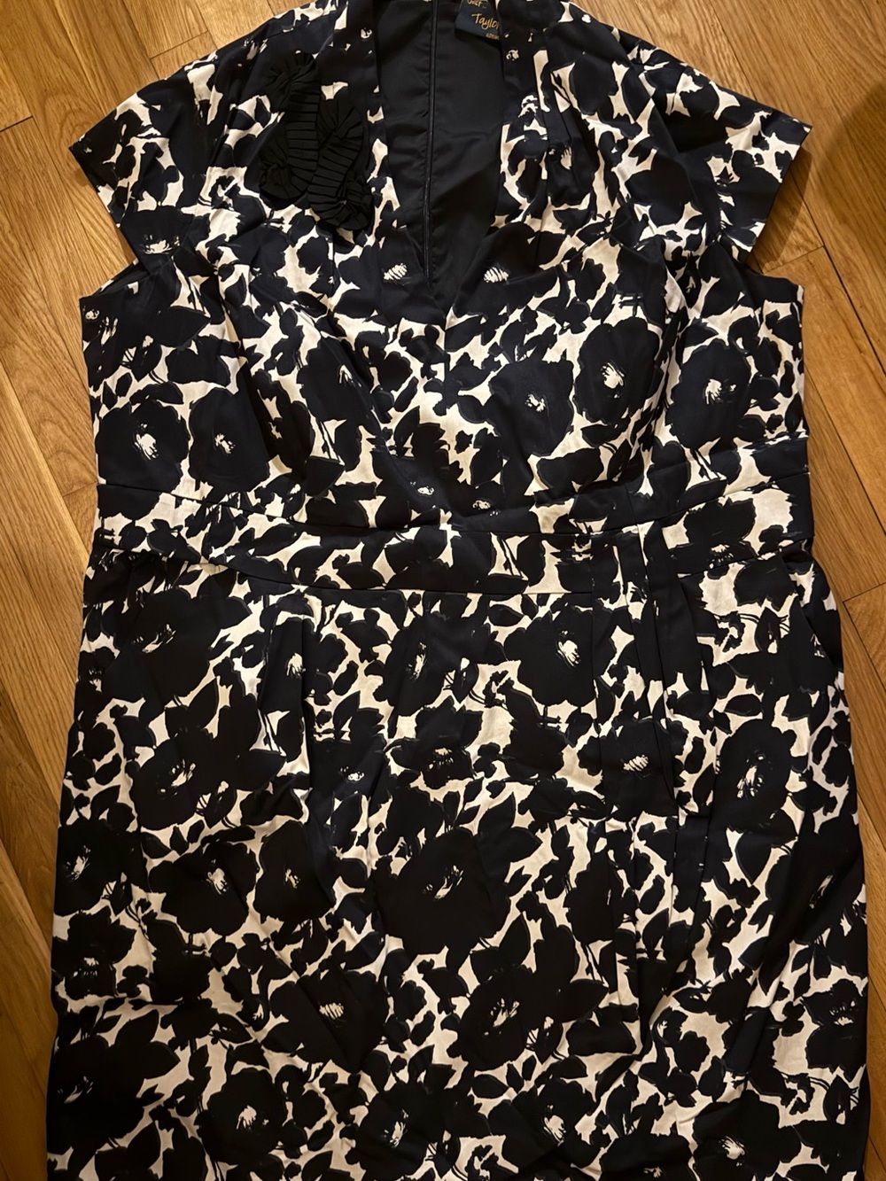 Taylor Black and Cream Floral Cap-Sleeve Dress